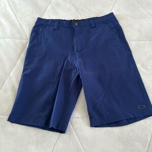 Mens Oakley 34 golf shorts
